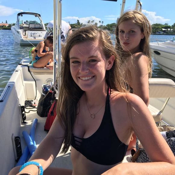 Meet your Posher, Alexis - Picture 1 of 1